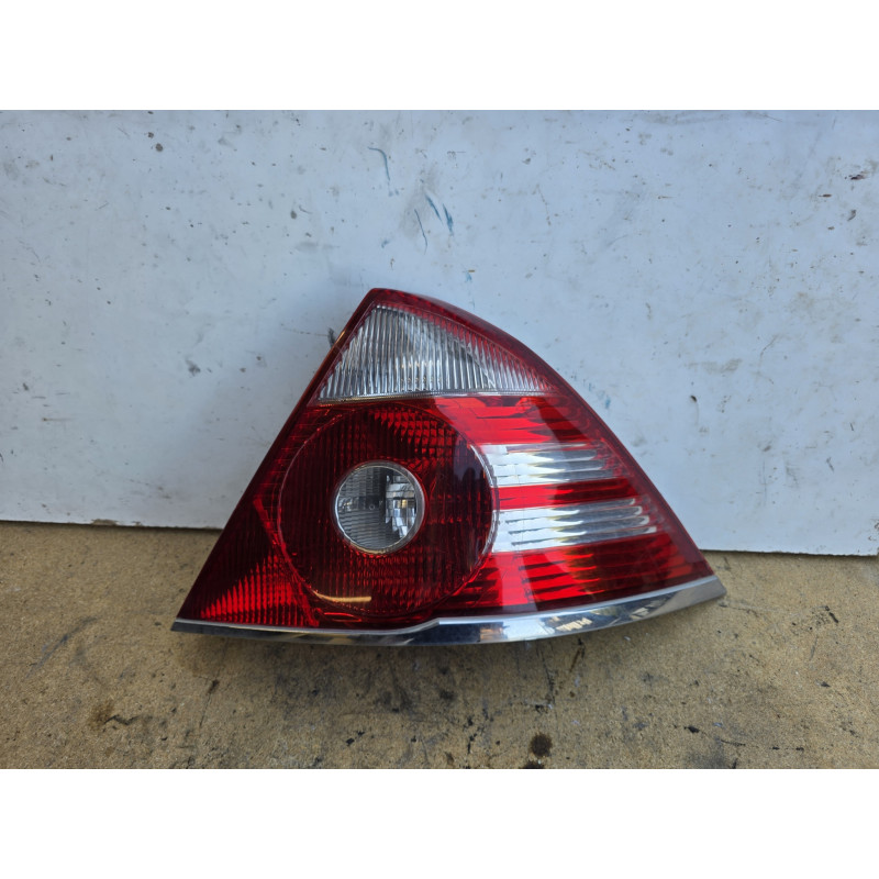 feu arriere droit ford mondeo MK2 1S7113404A