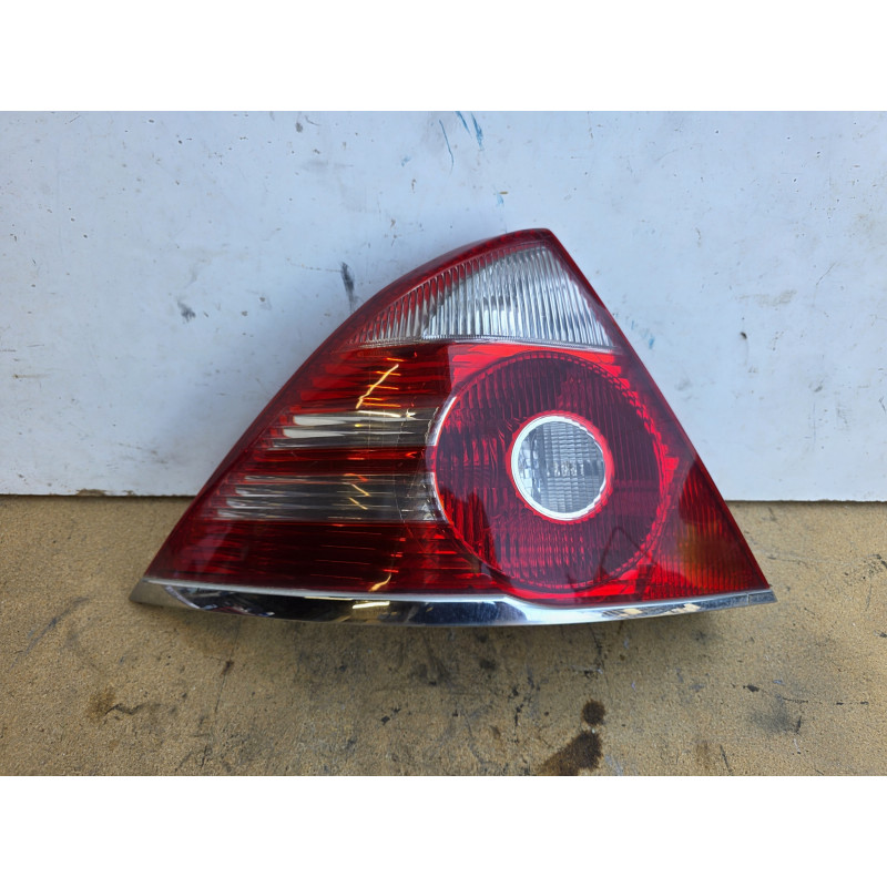 feu arriere gauche ford mondeo MK2 1S7113405A