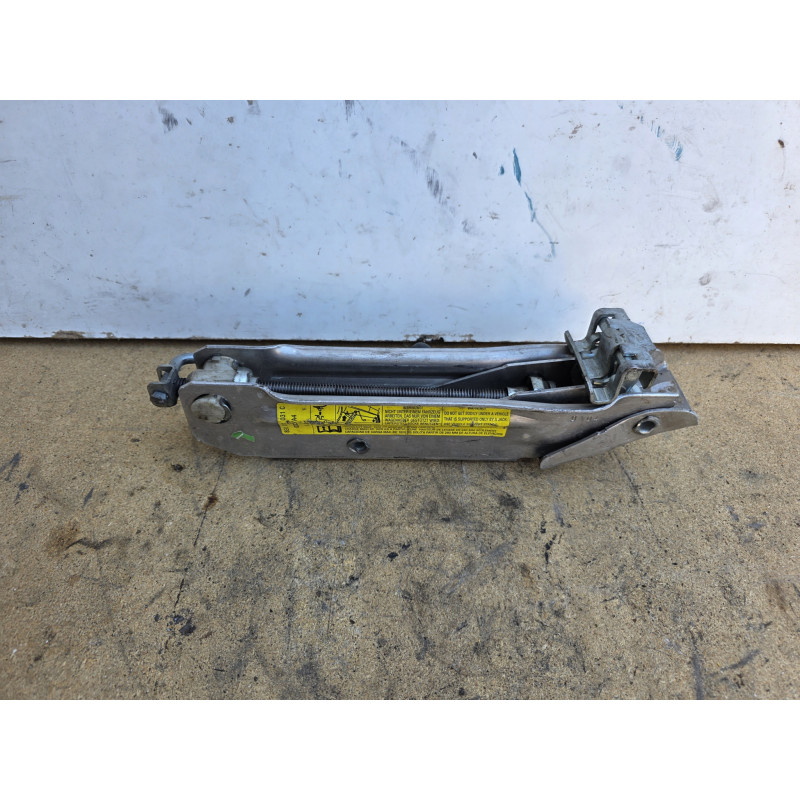 cric origine audi 8e0011031 C