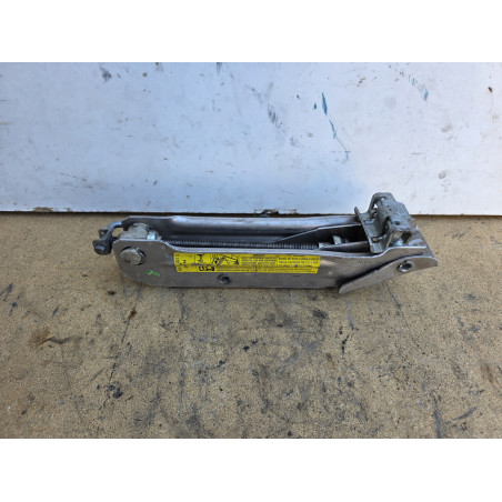 cric origine audi 8e0011031 C