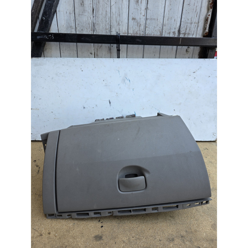 boite a gant renault clio 3 8200407713