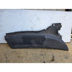 plastic baie de pare brise avant droit  renault scenic 1 phase 2 8200050331