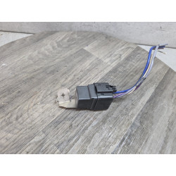 relais tyco 12V 30A  5 broches avec prise alfa romeo 60698861  V23136-A1001-X65