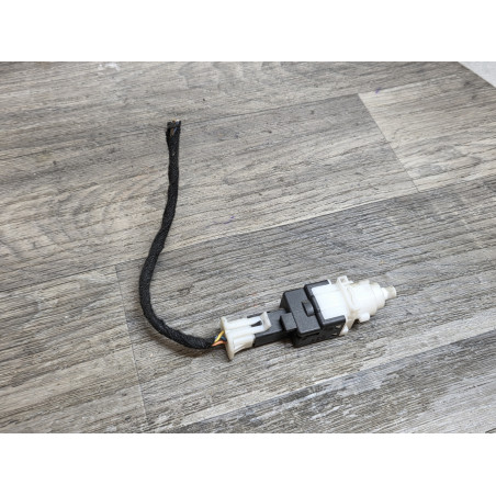 contacteur feux stop alfa romeo 159 46840510