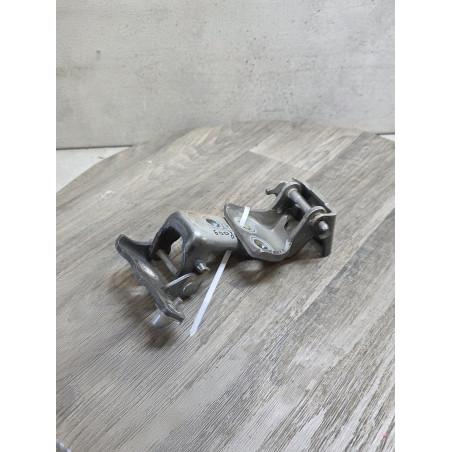 charniere de porte avant gauche peugeot 308 p308