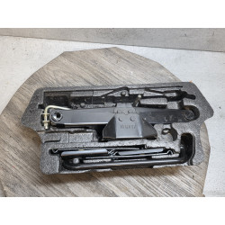 coffret cric manivelle roue de secours  citroen C4 grand picasso 9661079280