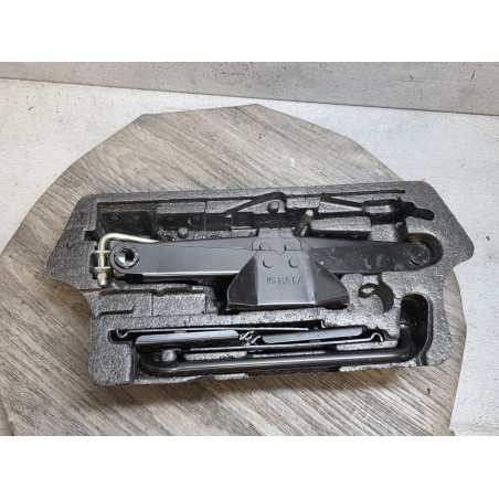 coffret cric manivelle roue de secours  citroen C4 grand picasso 9661079280