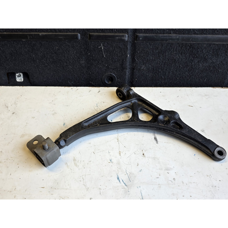 triangle avant gauche peugeot  405 5203683 3520K5