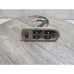 bouton gauche leve vitre renault clio 3 8200356758