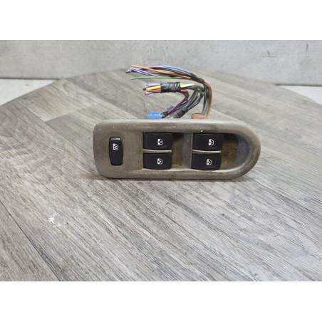 bouton gauche leve vitre renault clio 3 8200356758