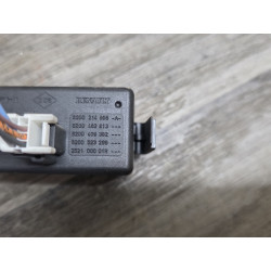 bouton de warning feu de detresse et fermeture centralise renault modus clio 3 megane 3 8200214896