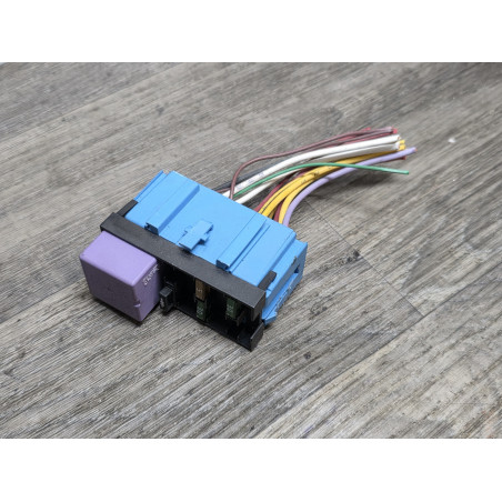 relais 12V 50A cartier 03.525 avec prise et support fusible  03525