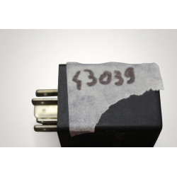 relais 19 12V commande essui glace intermittant SME Volkswagen Audi Seat Skoda 321955531