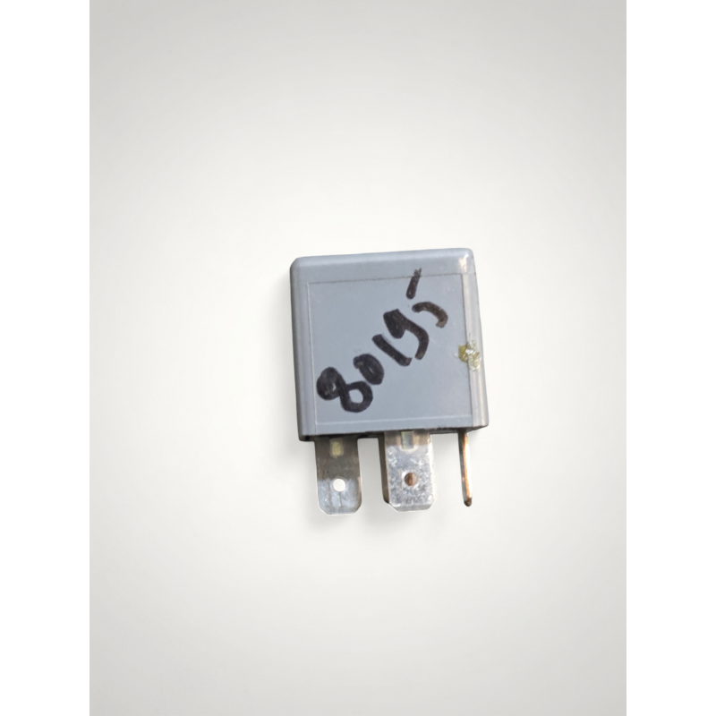 relais 5 broches 12V siemens renault dacia alpine ,issan 7700421178  2523000QAG  2523000QAG ou V23134-M52-X330