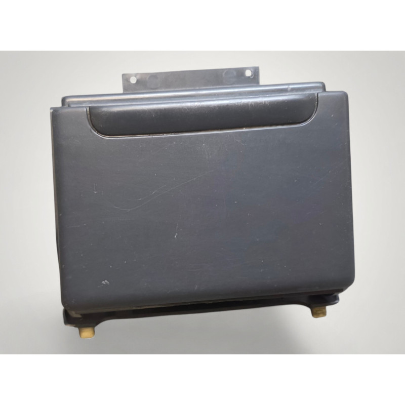 cache plastic facade avec porte emplacement autoradio renault laguna 1 7700433101 7700822 391 7700425688