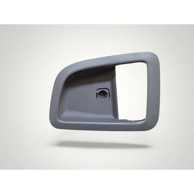 cache plastic contour encadrement de poignee arriere gauche KIa cerato 83611-2F000LH2