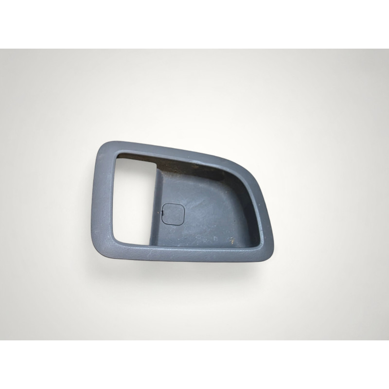 cache plastic contour encadrement de poignee arriere droit KIa cerato 83621-2F000 83621-2F000RH1