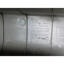 plastic garniture seuil de porte arriere gauvhe Kia cerato 85875-2F000