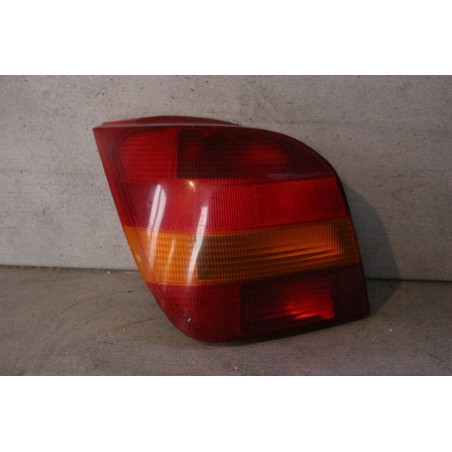 feu arriere gauche ford fiesta 89fg13a603