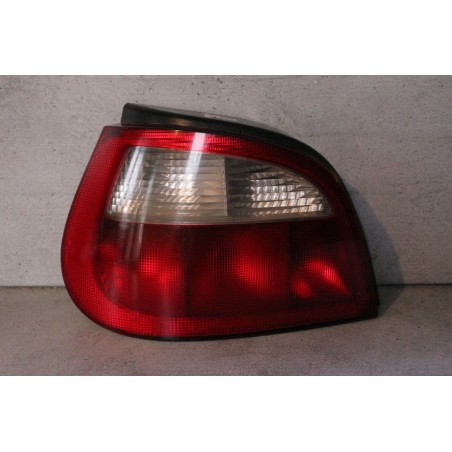 feu arriere gauche  renault megane 1 7700428320